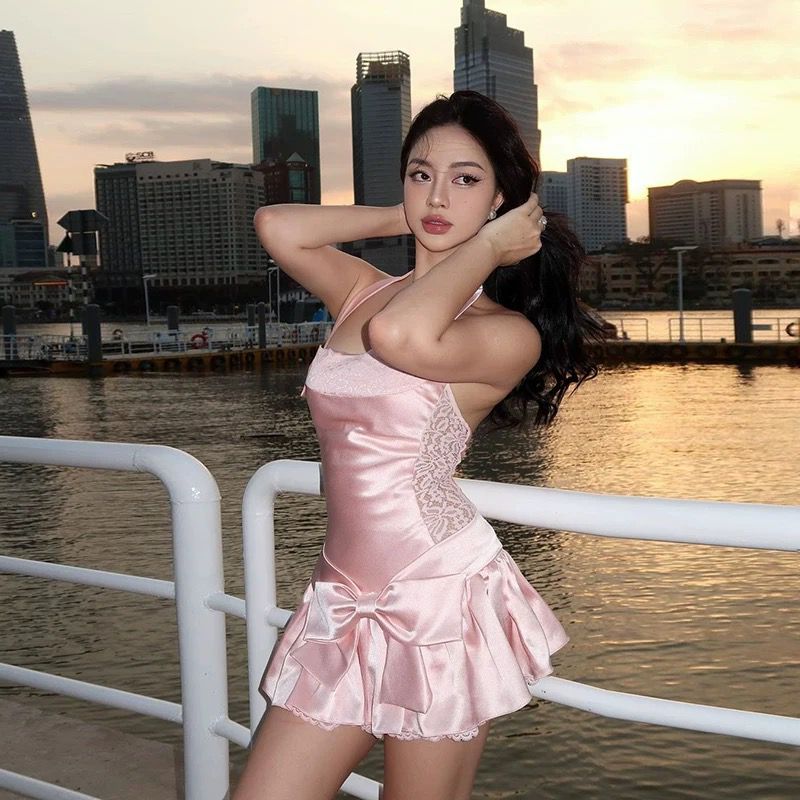 Sweet Pink Sleeveless Halter Dress