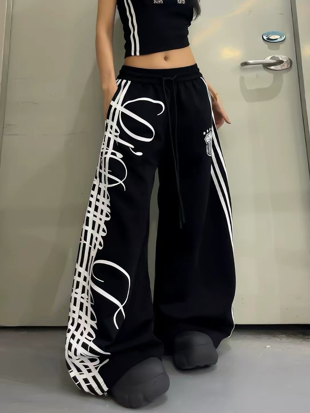 Calligraphy Type SweatPants